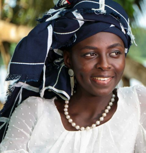 africaine-avec-foulard-sur-cheveux
