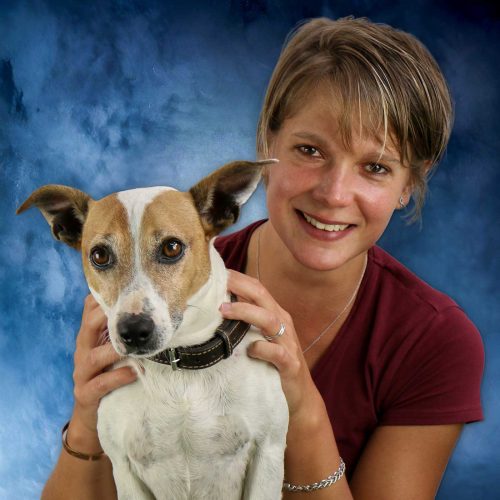 jeune-femme-et-chien
