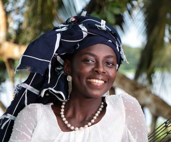 jolie-africaine-souriant