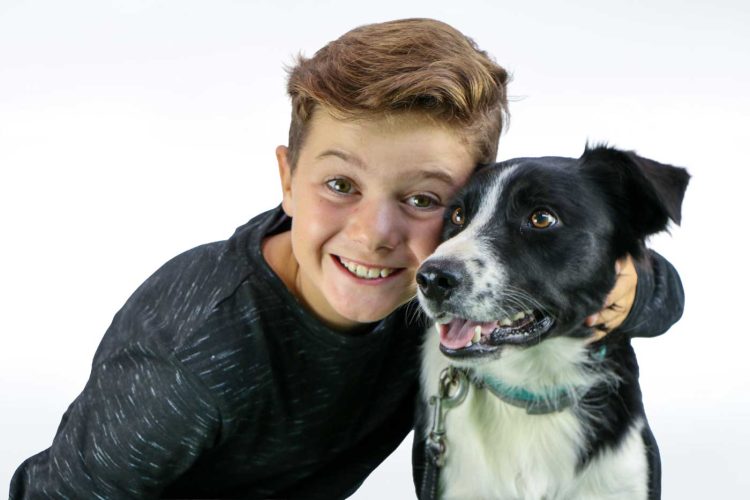 petit-garcon-et-chien