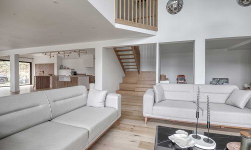 piece-de-vie-escalier-cuisine