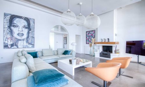 salon-et-tableau-au-mur
